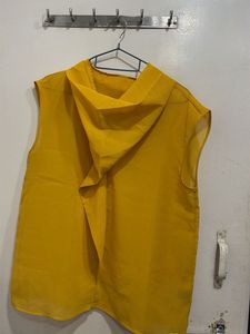 Stylish Yellow Sleeveless Top