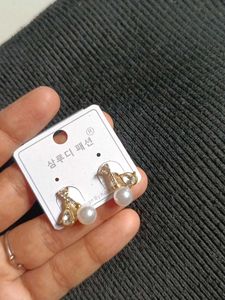 Charming Pearl & Crystal Earrings