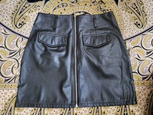 Chic Black Faux Leather Mini Skirt