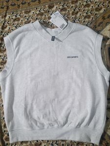 h&m Sweater Vest , Original With Tag, Brand New Size: EUR: XS, Length : 57cm, Width : 1.06m