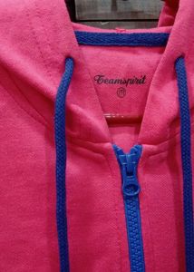 Women Sleeveless Pink Top With Hoodie
