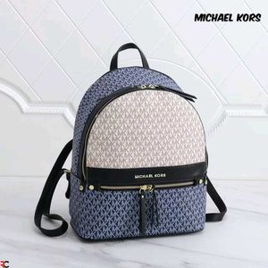 MICHAEL KORS* *KENLY SIGNATURE LOGO MEDIUM BACKPAC