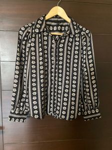 Chic Floral Striped Button-Up shirt (S)