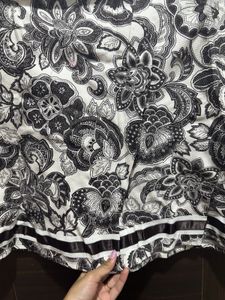 Floral Black And white Printed Skirt