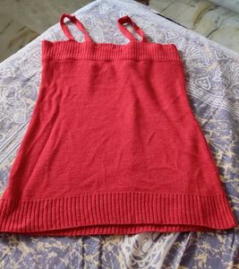 short and sleeveless top