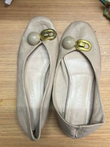 Elegant Ballerina Flats with Unique Buckle