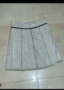 Chic Pleated Mini Skirt