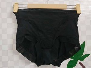 (1300)Black Shaping Brief