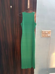 URBANIC Green Ribbed Top