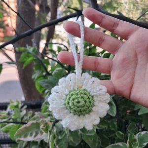 croche daisy charm/keychain