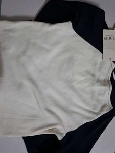 Comfortable White &amp; Navy Raglan crop Top