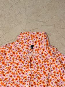 Chic Floral Print Button-Up Top