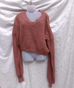 Stylish V-neck Knit Sweater 🤍