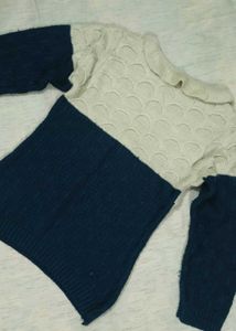 Cute Two-Tone Knit Top