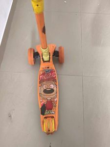 Kiwi Cool Smart Kick Scooter