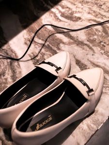 Stylish Cream Loafers for Women