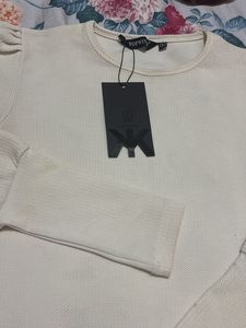 Cream Puff Sleeve Top With Tag