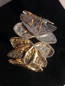Stunning Gold Tone Leaf Design Bracelet
