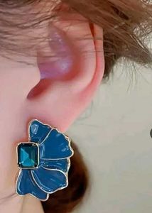 Elegant Blue Flower Gemstone Earrings