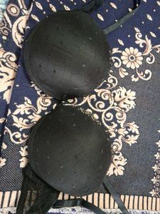 Elegant Black padded wired Bra 34b