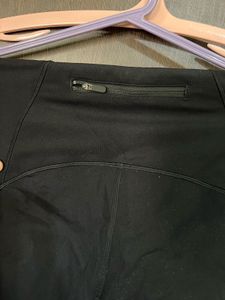 Black sports Leggings with back phone pocket