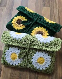 Crochet Flower Clutches