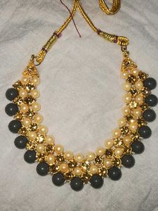 Beautiful Pearl Necklace Set