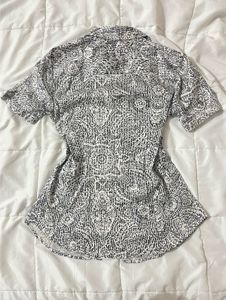 Stylish Short-Sleeve Patterned Button-Up Top