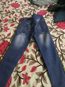 Stylish Ripped Denim Jeans