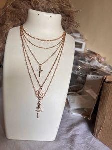 Cross&amp;Rose 5 Layered Neckchain