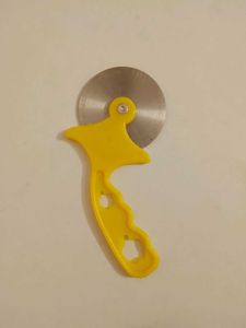 Pizza cutter and peeler