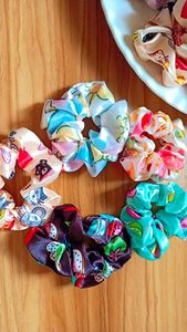 Get 5 Satin Printed scrunchies