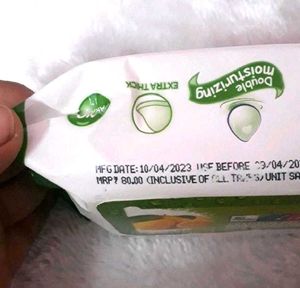 Mamaearth Gentle Cleansing Shampoo And Wipes Combo