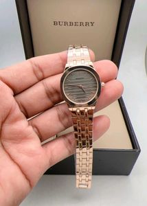 GUCCI PREMIUM LADIES WATCH AT SALE