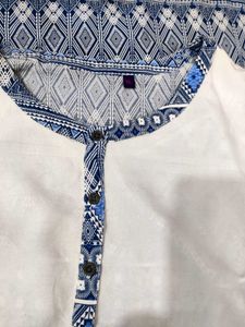 Elegant White &amp; Blue Kurta Top