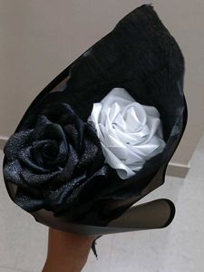 Black & White Rose Bouquet 2 Pieces