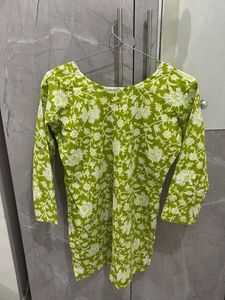 Green short kurti