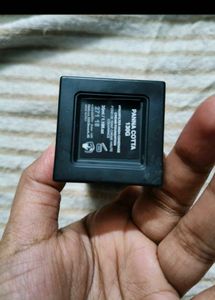 Huda Beauty Foundation Bottle