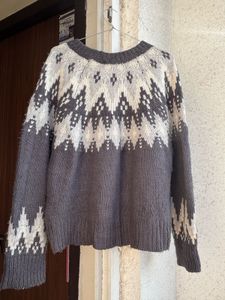 Cozy Patterned Pullover Sweater
