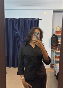 fitted Black shirt