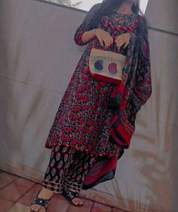 Stylish Red & Black Floral Kurta Set