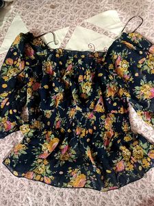 chic Navy Floral Print Top