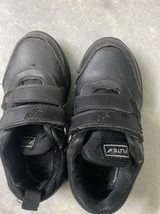 Black Flite Velcro Shoes in good condition