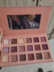 16 Color Eyeshadow Palette