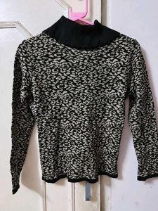 Chic Leopard Print Collared Sweater