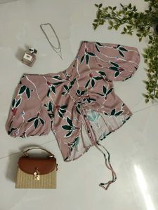 Chic Floral Top🌺🌿