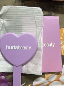 Huda Beauty Heart Mirror