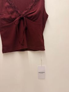 ❗️Maroon Lace Trim Tie-Front Tank Top❗️
