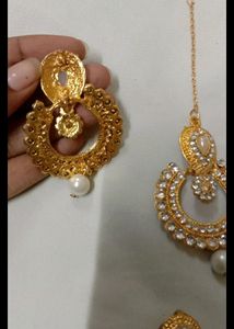 Elegant Kundan Maang Tikka &amp; Earrings Set