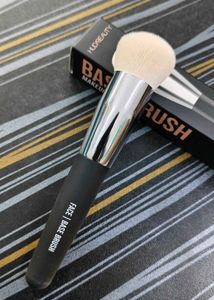 Huda Beauty Base Makeup Brush